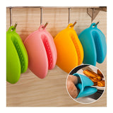 Heat Resistant Silicone Microwave Dish Clip - Non-Slip, Heat Insulation, and Protection for Kitchen Dishes - Durable, Easy to Clean, and Safe to Use with Heat Resistant Gloves