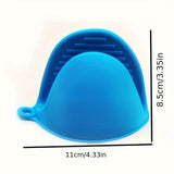 Heat Resistant Silicone Microwave Dish Clip - Non-Slip, Heat Insulation, and Protection for Kitchen Dishes - Durable, Easy to Clean, and Safe to Use with Heat Resistant Gloves